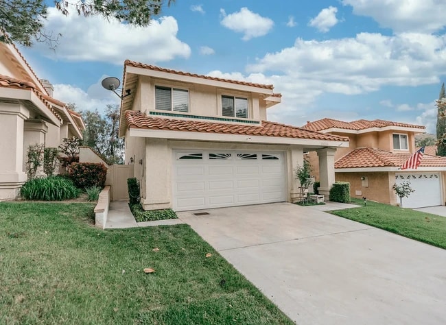 Building Photo - 15656 Carrousel Dr