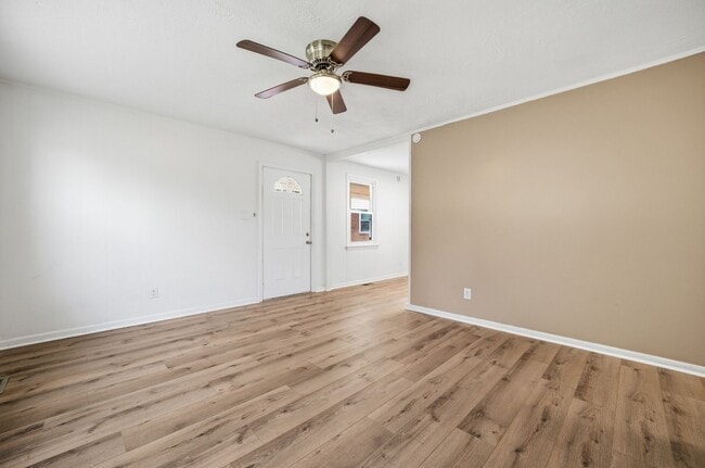 Foto del edificio - Three Bedroom House