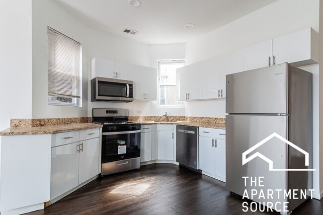 Photo - 3328 N Clark St Apartment