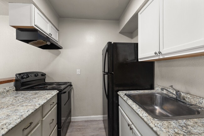 Building Photo - Gayle Villa Apartments