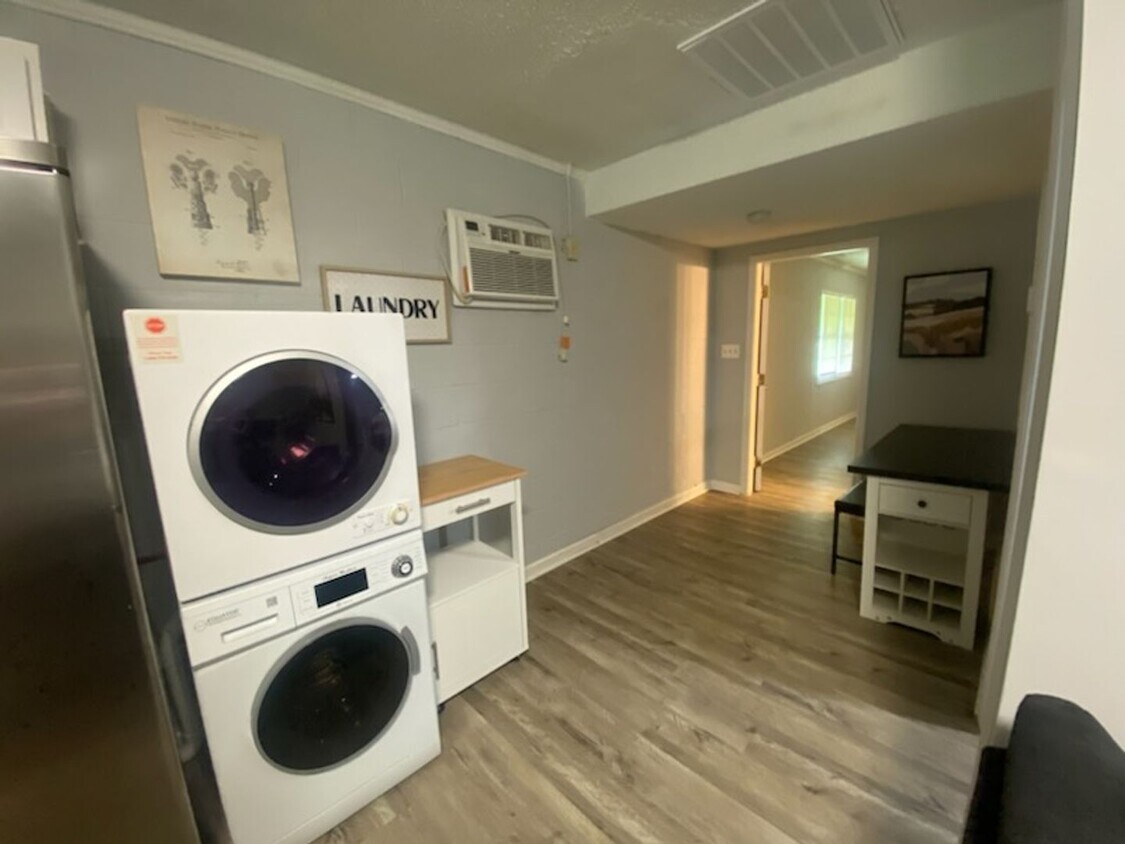 Foto principal - 3250 Willard Dr