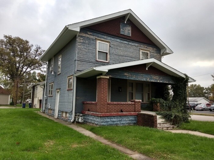 One Bedroom on the North End FURNISHED Apartment for Rent in Terre Haute, IN