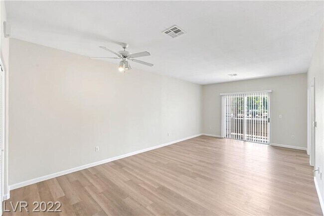 Foto del edificio - 2 Bed 2 Bath Green Valley Downstairs Condo