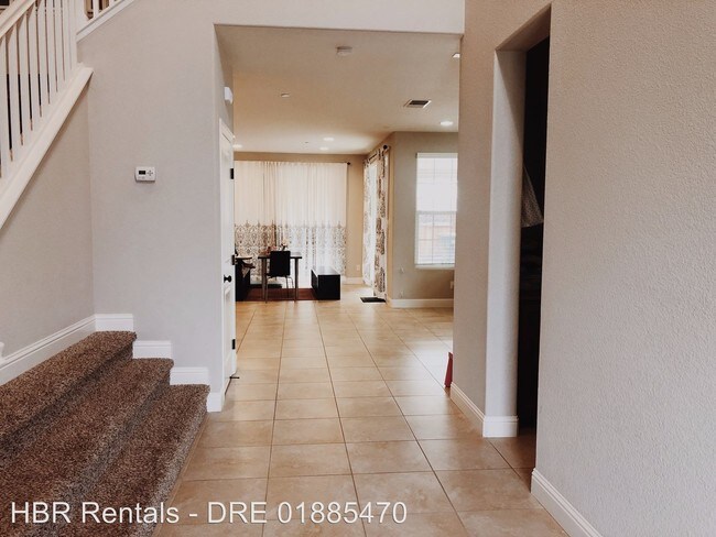 Foto del edificio - 5 br, 4 bath House - 1284 S Shields Ave.