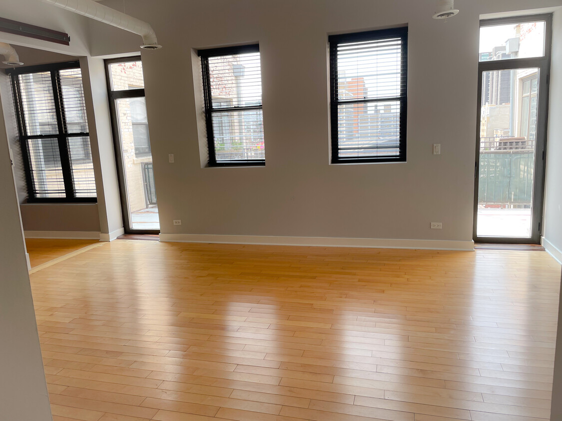Foto principal - 811 W Eastwood Ave