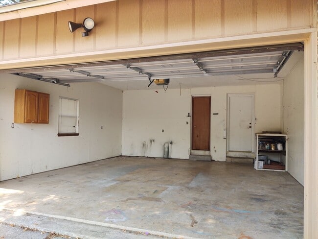 Building Photo - 455 Ridge Dr