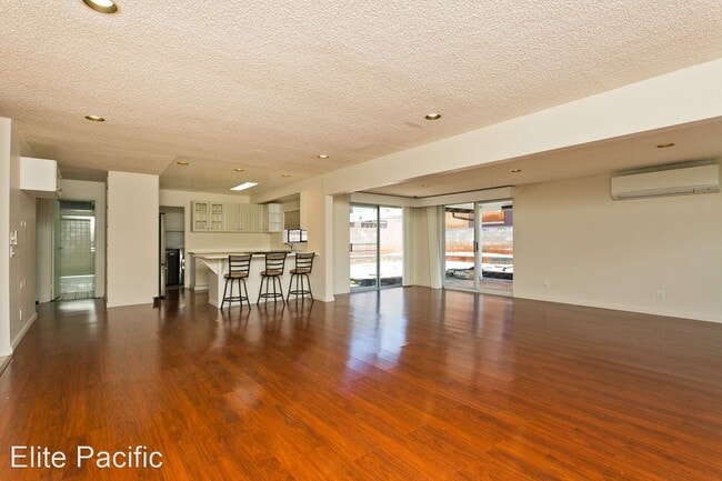 Building Photo - 3 br, 2 bath House - 95-877 Makaunulau St