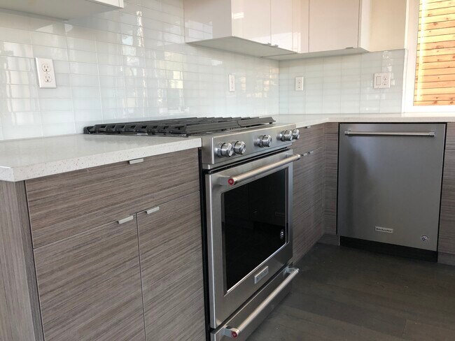 Building Photo - 1547 NW 59th St