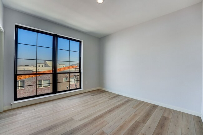 Building Photo - 1112 E Berks St