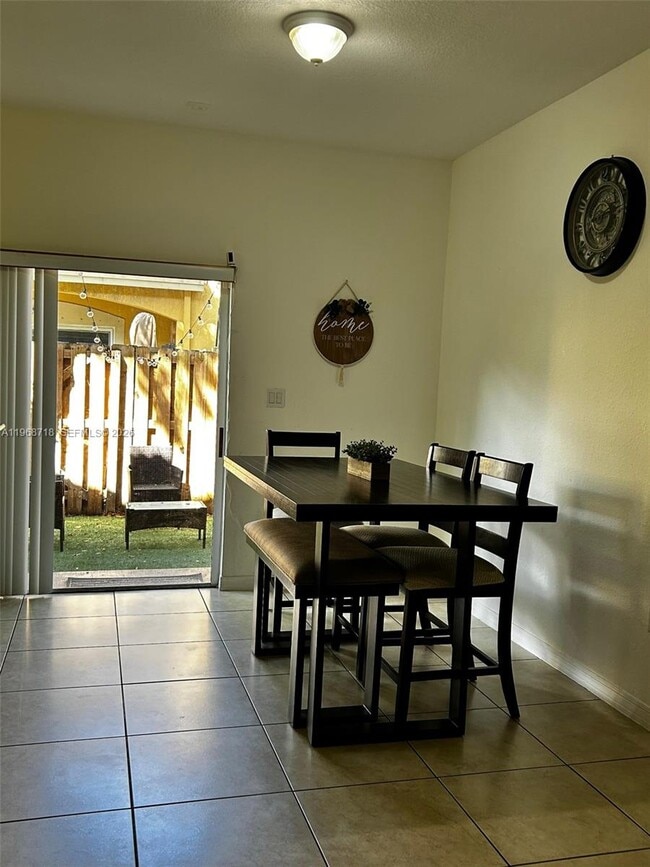 Foto del edificio - 10775 NW 83rd Terrace