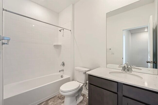 Foto del edificio - 736 N Bersshine Ct