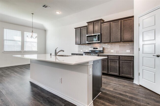 Building Photo - 909 Cobalt Dr