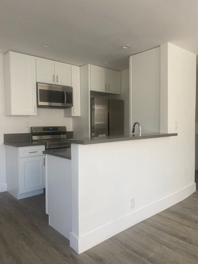 Foto del edificio - Top Floor 2bed2bath Apartment in Koreatown