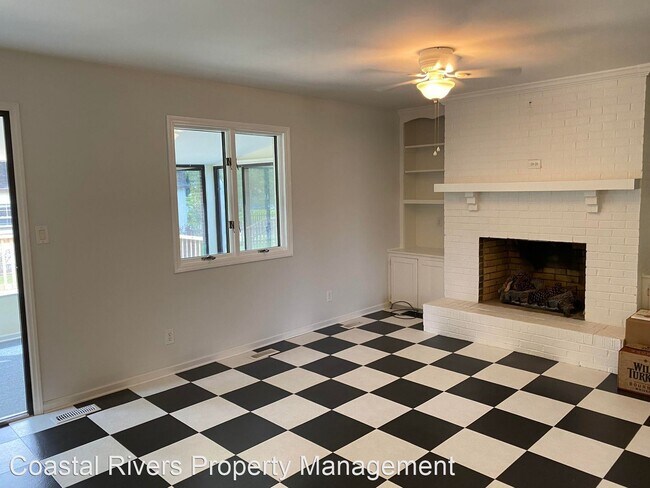 Foto del edificio - 3 br, 2.5 bath House - 109 Northwood Rd