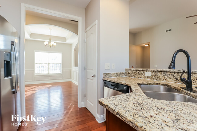 Foto del edificio - 3724 Windhaven Ct