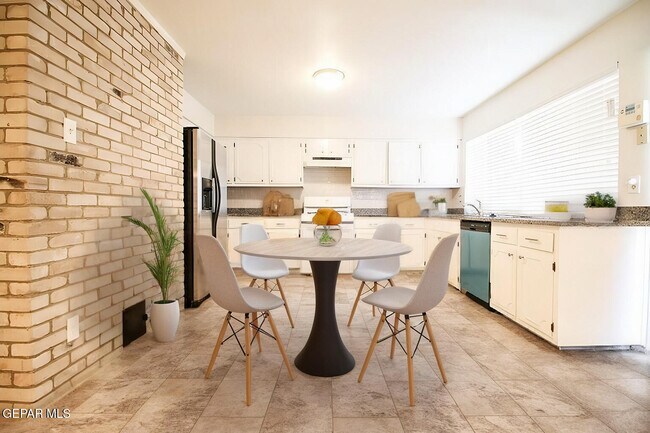 Foto del edificio - 6613 Southwind Dr