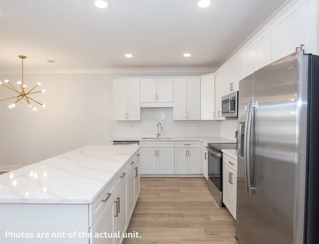 Building Photo - 2023 Rosemary Street