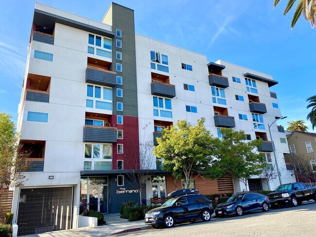 Foto del edificio - 979 S Serrano Ave