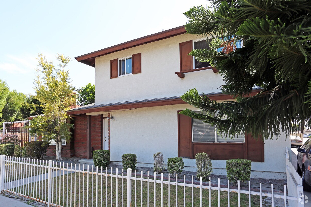 Building Photo - 13052 Rockinghorse Rd