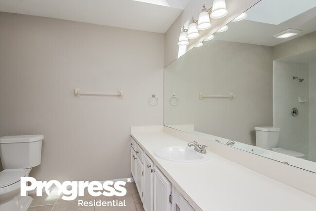 Building Photo - 1422 Mimi Ct