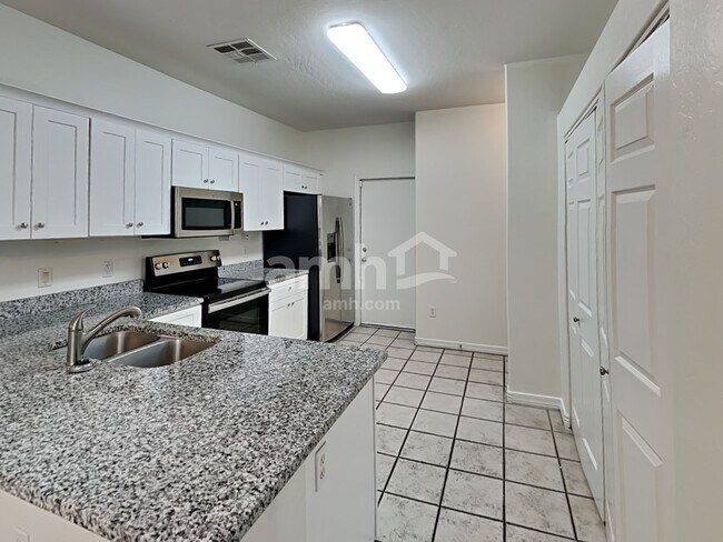 Foto del edificio - 2030 S 87th St