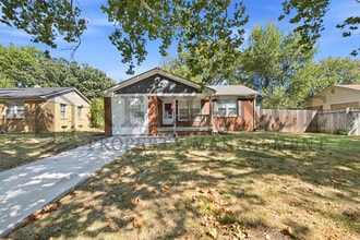 Building Photo - 1144 Prairie Park Rd