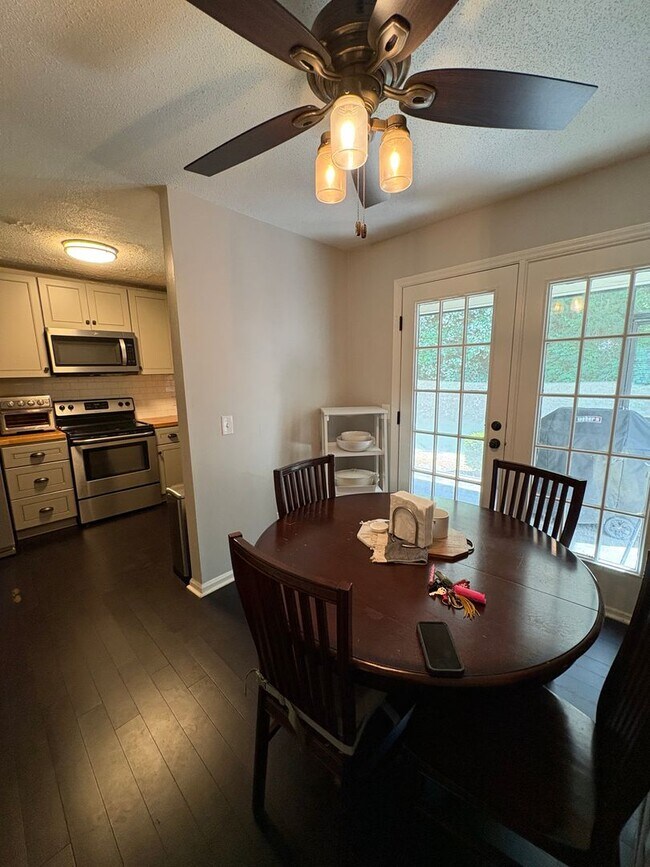 Foto del edificio - Lovely 2 bedroom 1.5 Bath