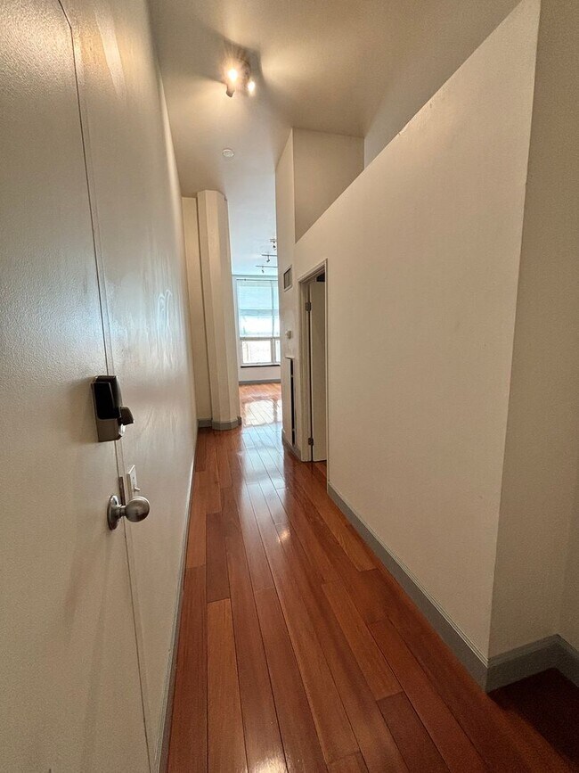 Building Photo - 720 16th St Mall