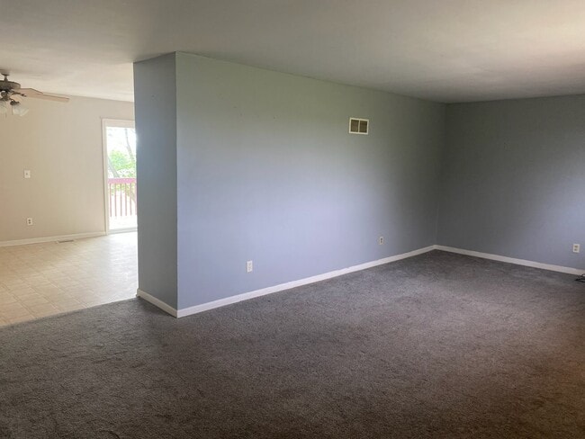 Building Photo - 103 Abens Ave