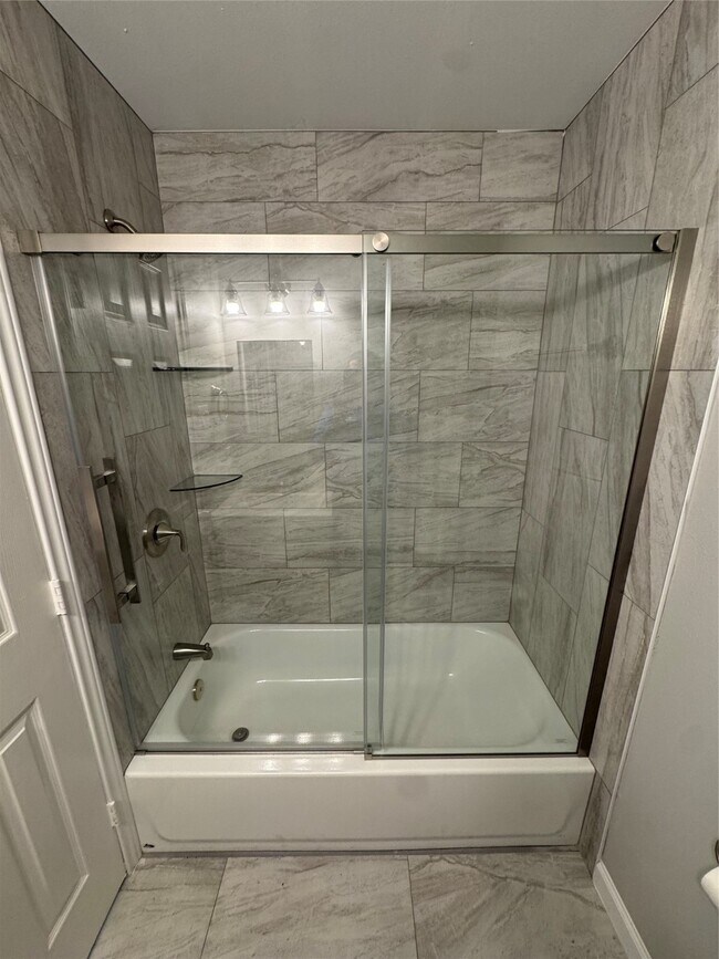 Foto del edificio - 2410 Jackson