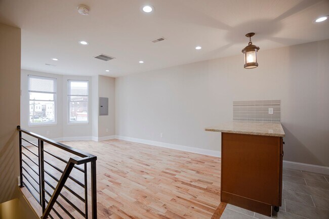 Building Photo - 639 N 52nd Street