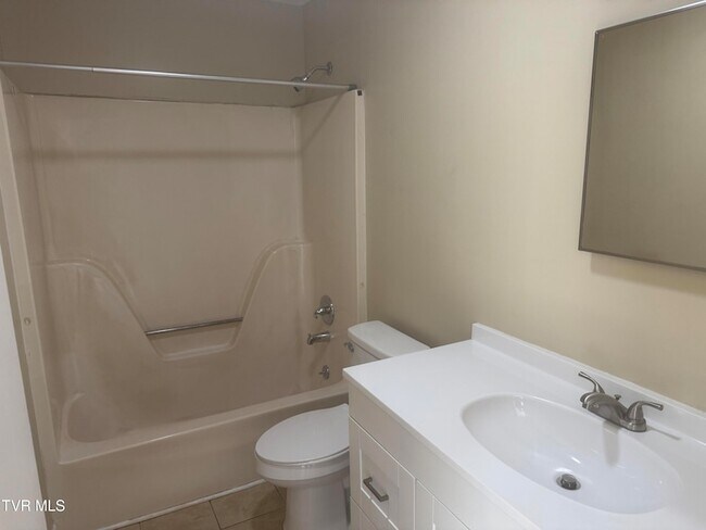 Foto del edificio - 1001 Kiser Blvd