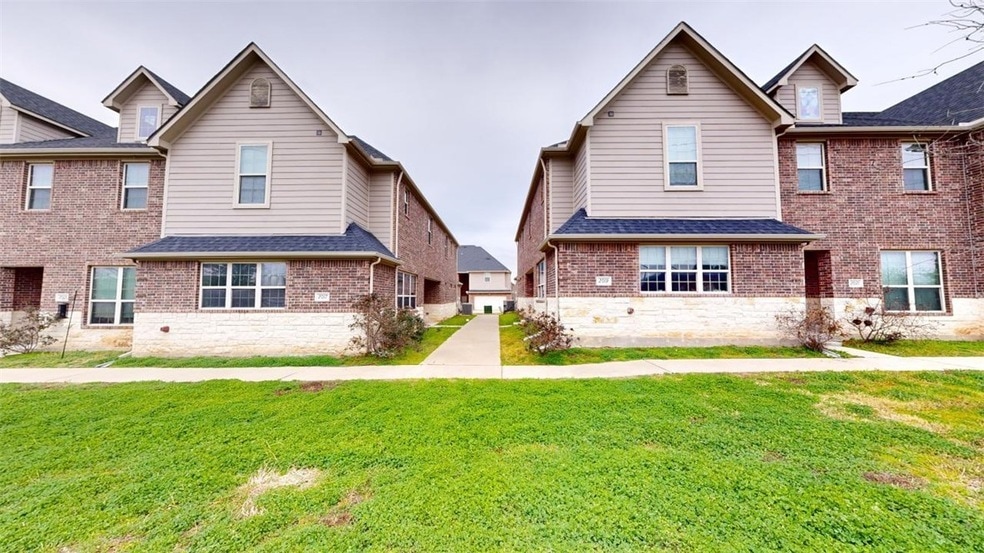 Photo - 2019 Harvey Mitchell PKWY S Unit