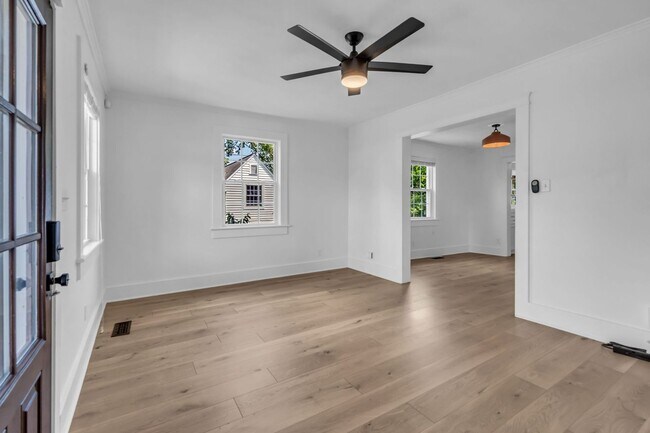 Foto del edificio - Beautiful Inglewood Stone Cottage, just 2 ...