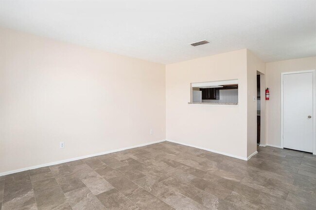 Building Photo - 508 N Texas Ave