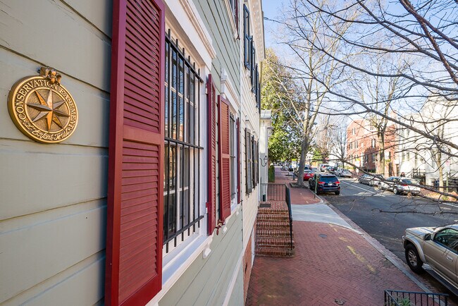 Building Photo - 1310 33rd St NW
