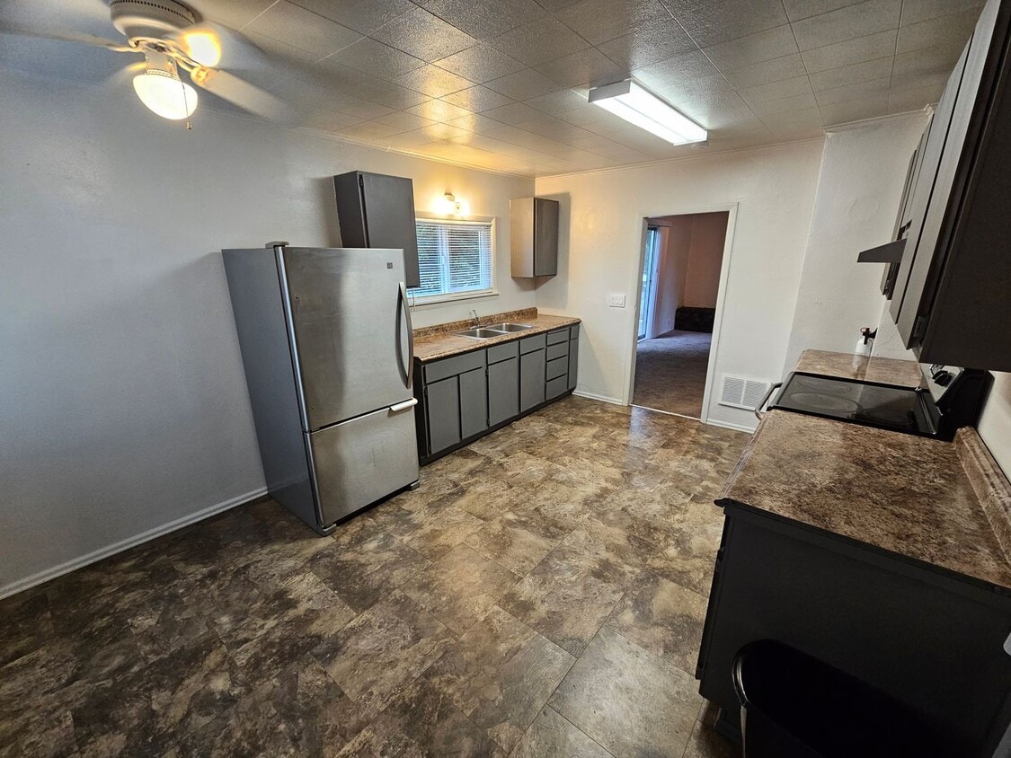 Foto principal - 2 bedroom with fully fenced yard in bremer...