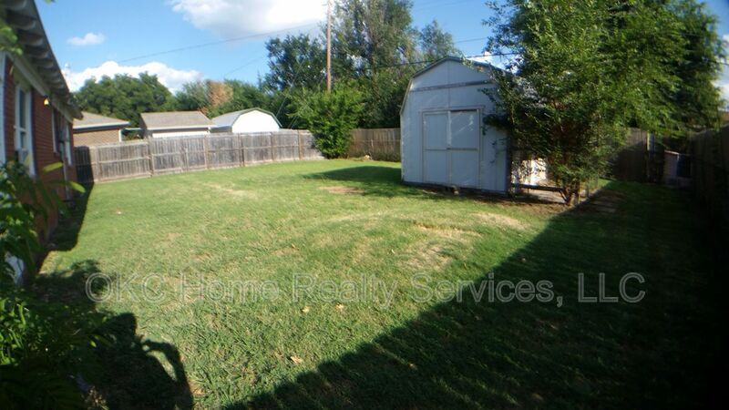 Foto principal - 1620 W Britton Rd