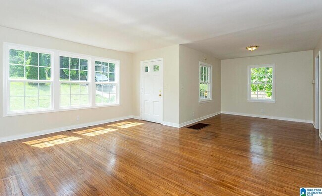 Building Photo - 921 5 Mile Rd