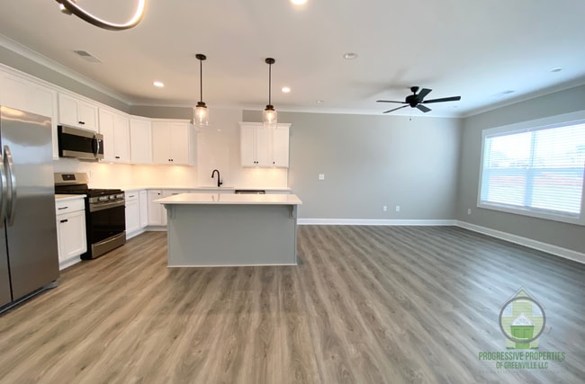 Building Photo - 150 Lilia Hill Cir
