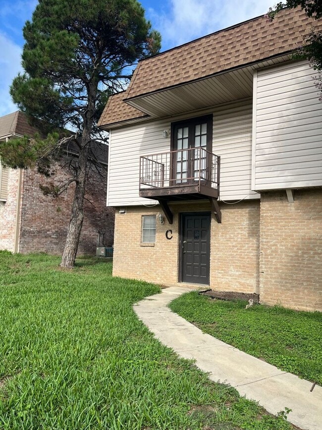 Building Photo - 11015 Mt Boracho Dr