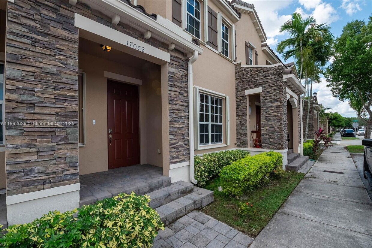 Foto principal - 17062 SW 95th Terrace