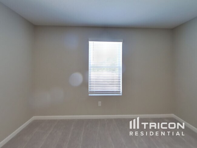 Foto del edificio - 7654 Greatford Wy