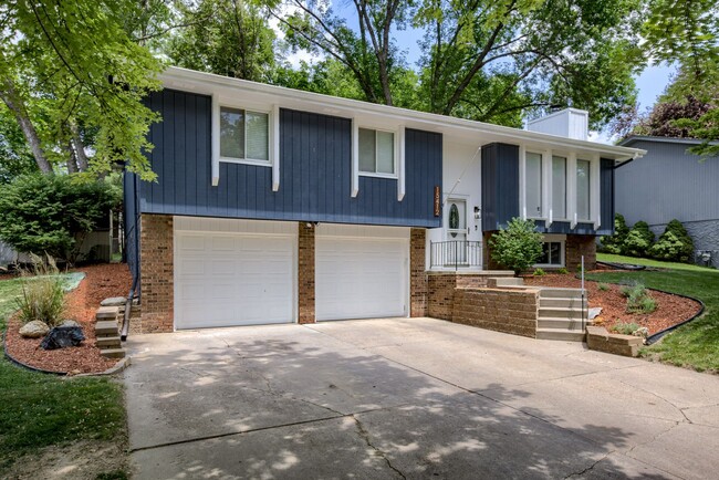 Building Photo - 4 Bedroom With Fenced Yard in Pheasant Run!!