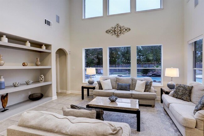 Foto del edificio - 6910 Spring Run Ln