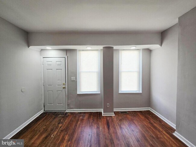 Foto del edificio - 1910 Sigel St