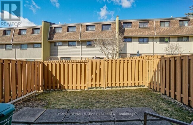 Building Photo - 113-113 Ashton Crescent