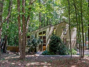 Building Photo - 1543 Hillhaven Dr