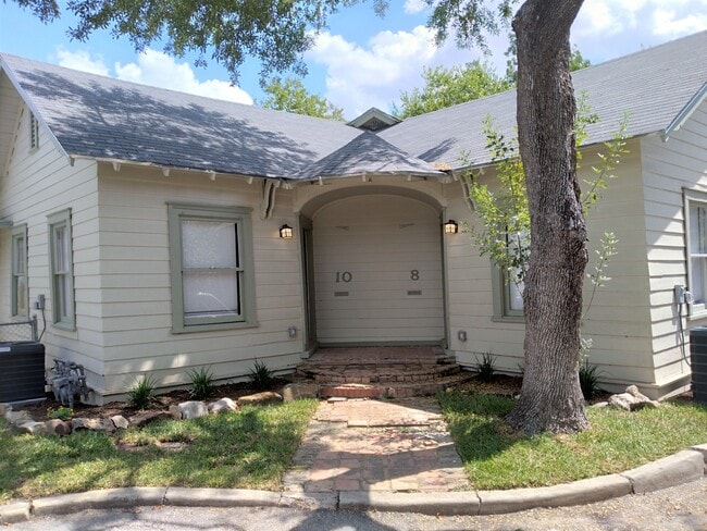 Building Photo - 10 French Ct