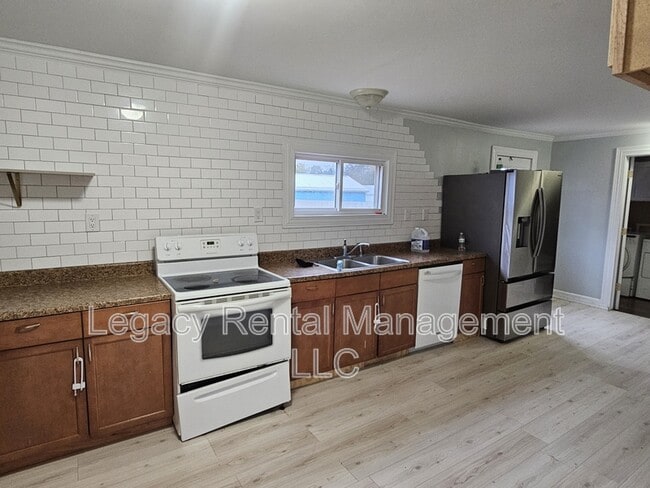 Foto del edificio - 2303 Old Berwick Rd